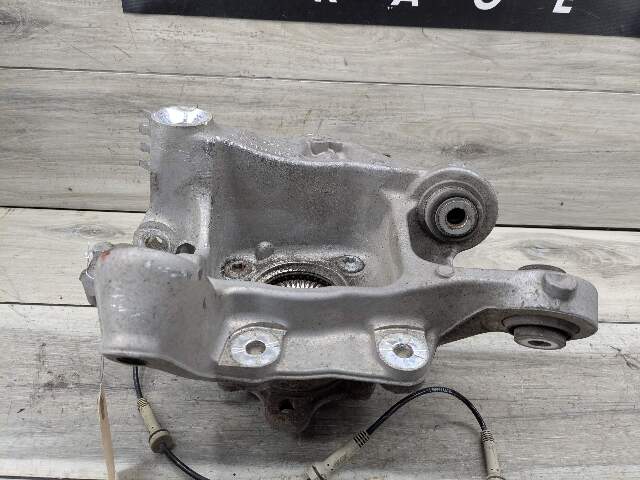 17-23 OEM BMW G30 530 540 M5550 REAR Right Passenger Hub Knuckle Bearing Carrier