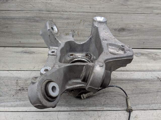 17-23 OEM BMW G30 530 540 M5550 REAR Right Passenger Hub Knuckle Bearing Carrier