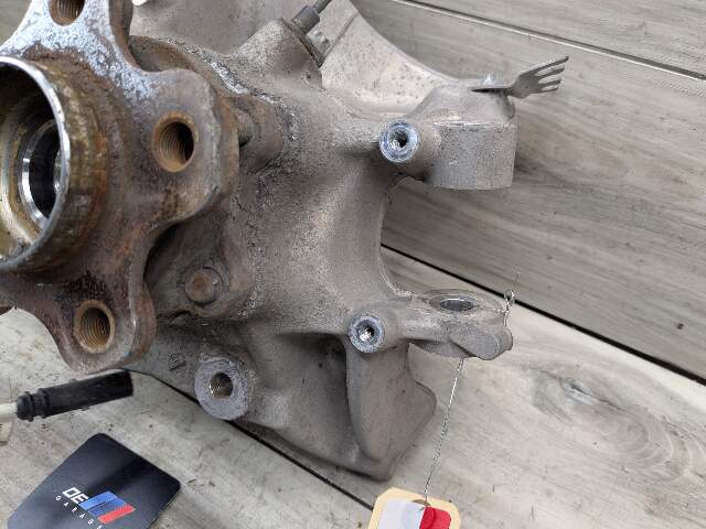 17-23 OEM BMW G30 530 540 M5550 REAR Right Passenger Hub Knuckle Bearing Carrier