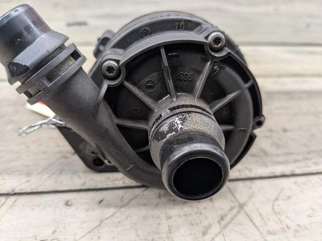 18-21 OEM BMW G01 X3 G02 X4 30 M40 B46 B58 Engine Auxiliary Water Pump Cooling