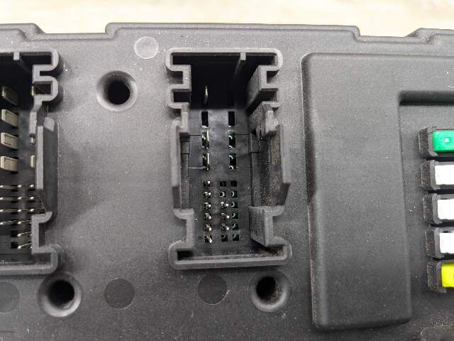 12-20 OEM BMW F22 F30 F82 REM Rear Body Control Unit Electronic Module BCM Box