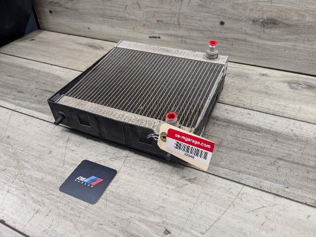 18-24 OEM BMW G12 G14 G16 G30 F90 F93 M5 M8 Second Auxiliary Coolant Radiator