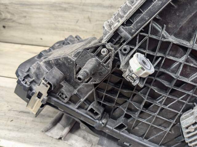 17-20 OEM BMW F90 G30 M550 Passenger Right ICON Adaptive LED Headlight COMPLETE