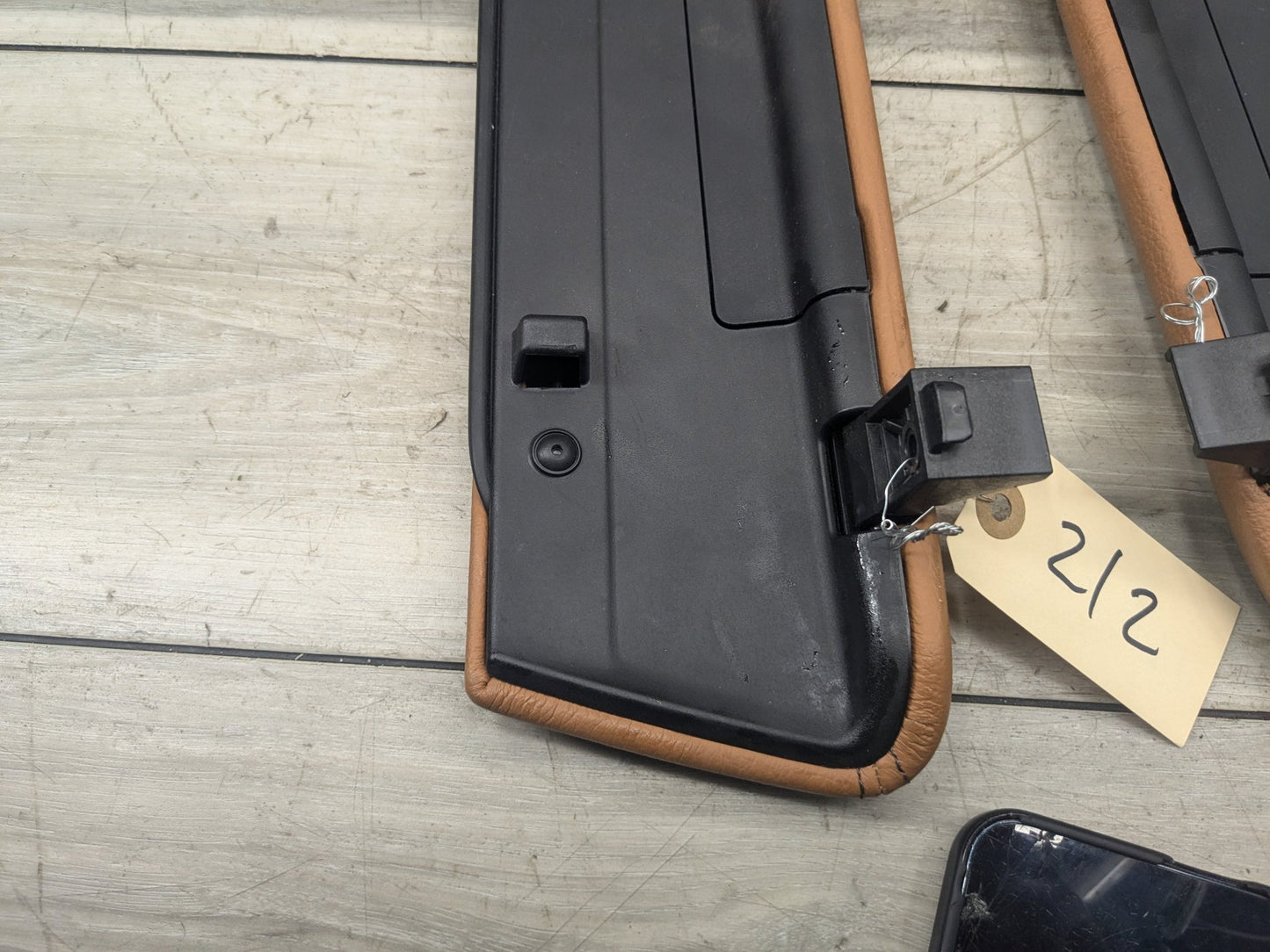 17-23 OEM BMW G30 530 540 M550 Retractable Armrest Tray Console Leather Brown