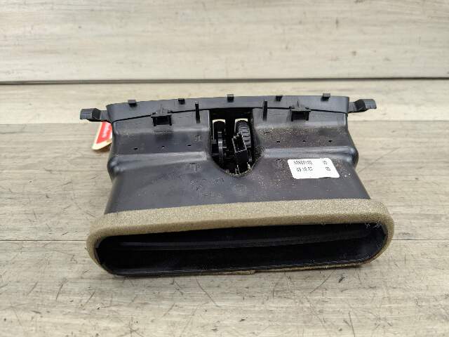 07-13 OEM BMW E92 328 335 Coupe Interior Central Console Rear Vent