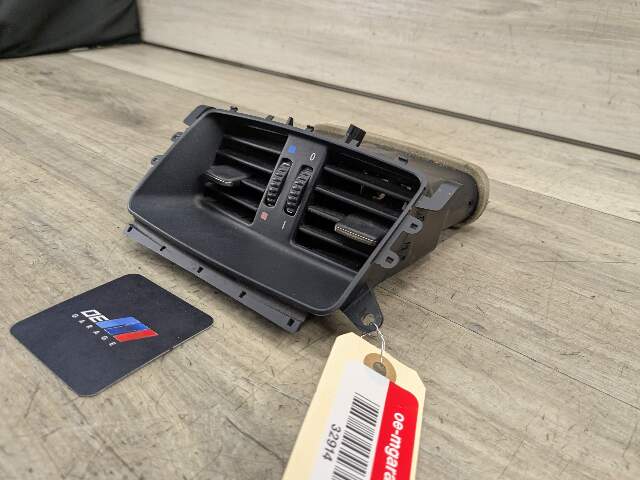 07-13 OEM BMW E92 328 335 Coupe Interior Central Console Rear Vent