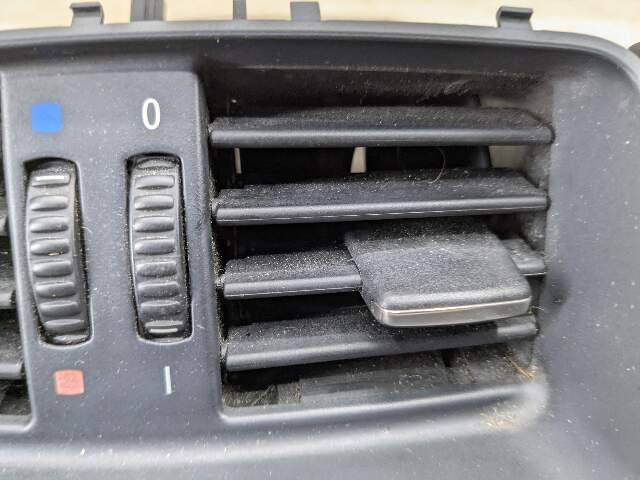 07-13 OEM BMW E92 328 335 Coupe Interior Central Console Rear Vent