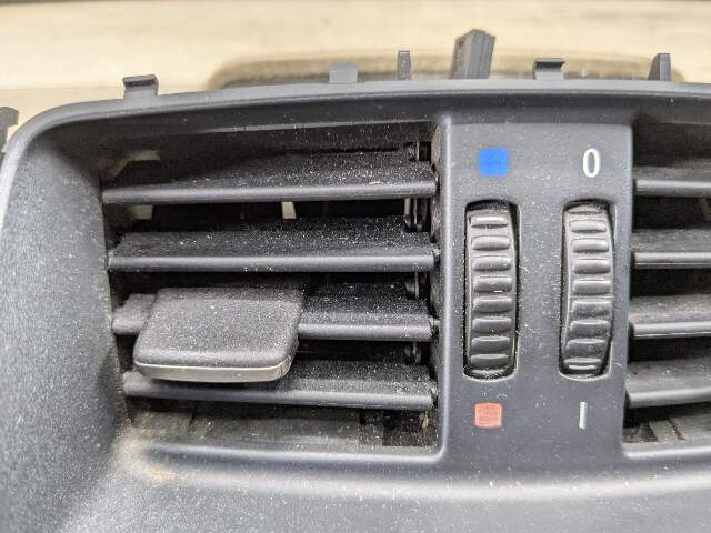 07-13 OEM BMW E92 328 335 Coupe Interior Central Console Rear Vent
