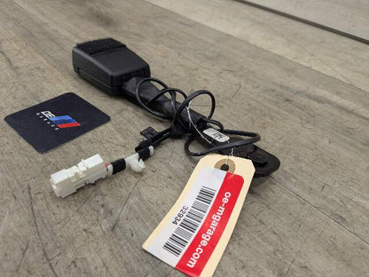 OEM BMW F90 G11 G12 G30 530 540 M550 750 M5 Front Left or Right Seatbelt Buckle