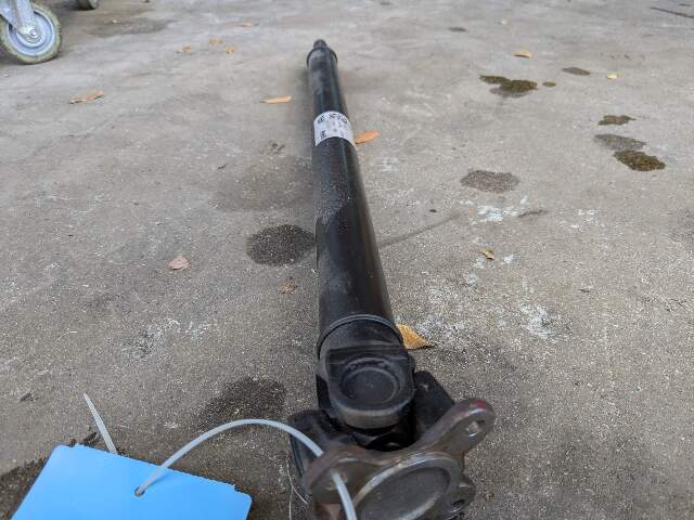 OEM BMW G12 G20 G30 F90 X3 X4 X5 M5 M8 Sedan Drive Shaft Driveshaft Front Output