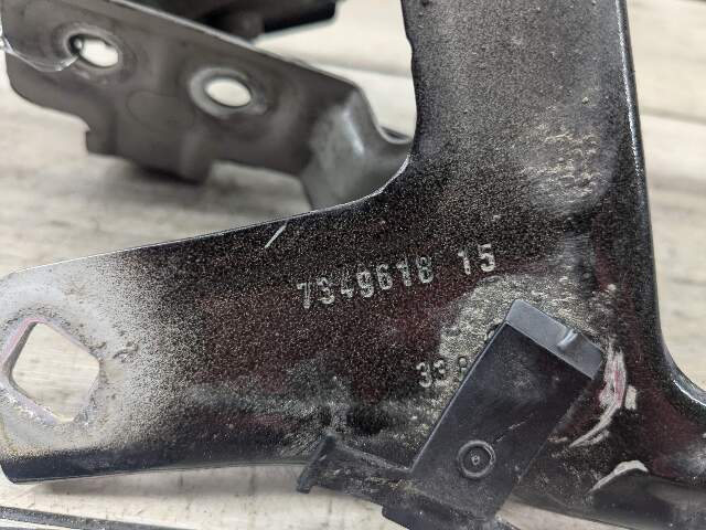 17-23 OEM BMW F90 G30 530 540 M550 M5 Front Right Passenger Fender Bracket SET