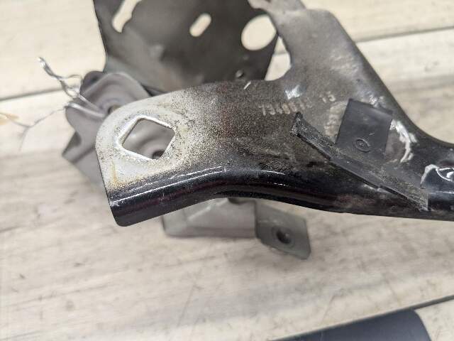 17-23 OEM BMW F90 G30 530 540 M550 M5 Front Right Passenger Fender Bracket SET