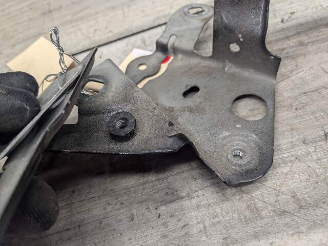17-23 OEM BMW F90 G30 530 540 M550 M5 Front Right Passenger Fender Bracket SET