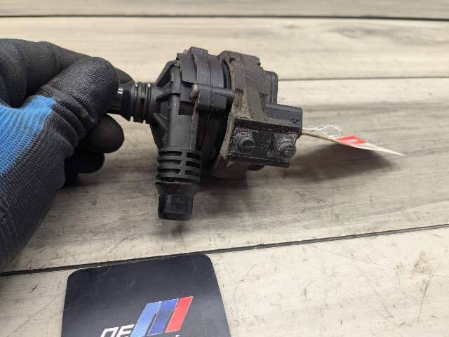 OEM BMW F90 G12 G30 M5 M8 Auxiliary Electric Water Pump B46 B48 B58 N63 Engine
