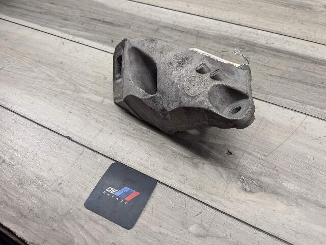 16-22 OEM BMW G12 G30 M550 750 AWD Right Side Engine N63 Motor Mount Bracket