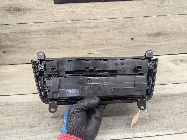 12-18 OEM BMW F82 F30 F32 F36 M3 M4 AC Heater Control Panel Radio Media Buttons