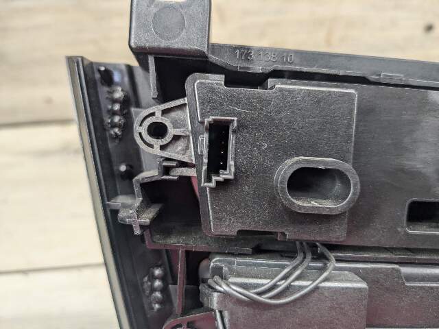 12-18 OEM BMW F82 F30 F32 F36 M3 M4 AC Heater Control Panel Radio Media Buttons
