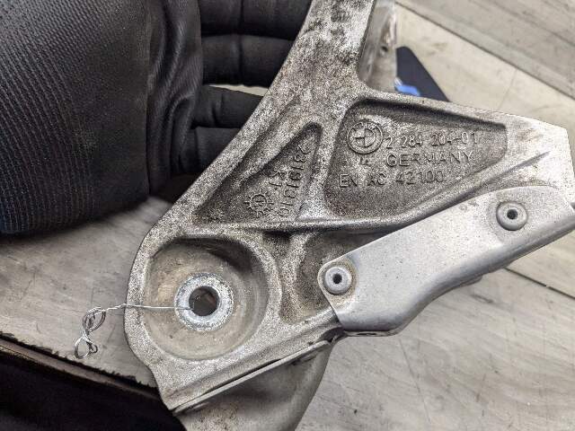 15-20 OEM BMW F80 F82 F83 M3 M4 S55 Engine Right Passenger Mount Bracket