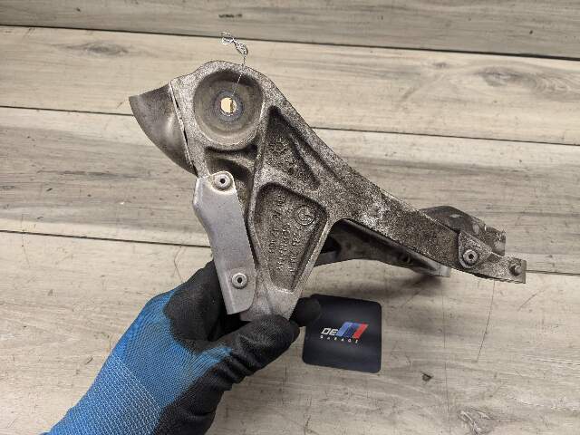 15-20 OEM BMW F80 F82 F83 M3 M4 S55 Engine Right Passenger Mount Bracket