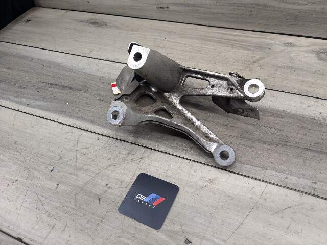 15-20 OEM BMW F80 F82 F83 M3 M4 S55 Engine Right Passenger Mount Bracket