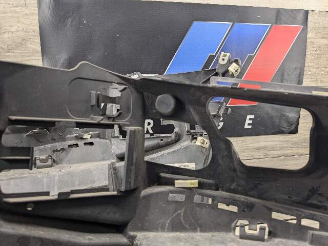 17-23 OEM BMW F90 G30 FRONT Left Right Bumper Fog Light Guide Bracket Mount PAIR