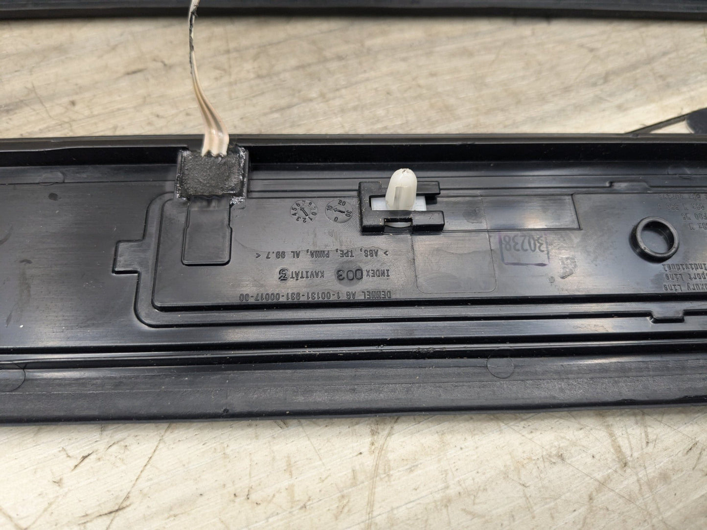 NOTE* 17-23 OEM BMW G30 Front Left Right Lighter Door Sill Molding M Trim SET