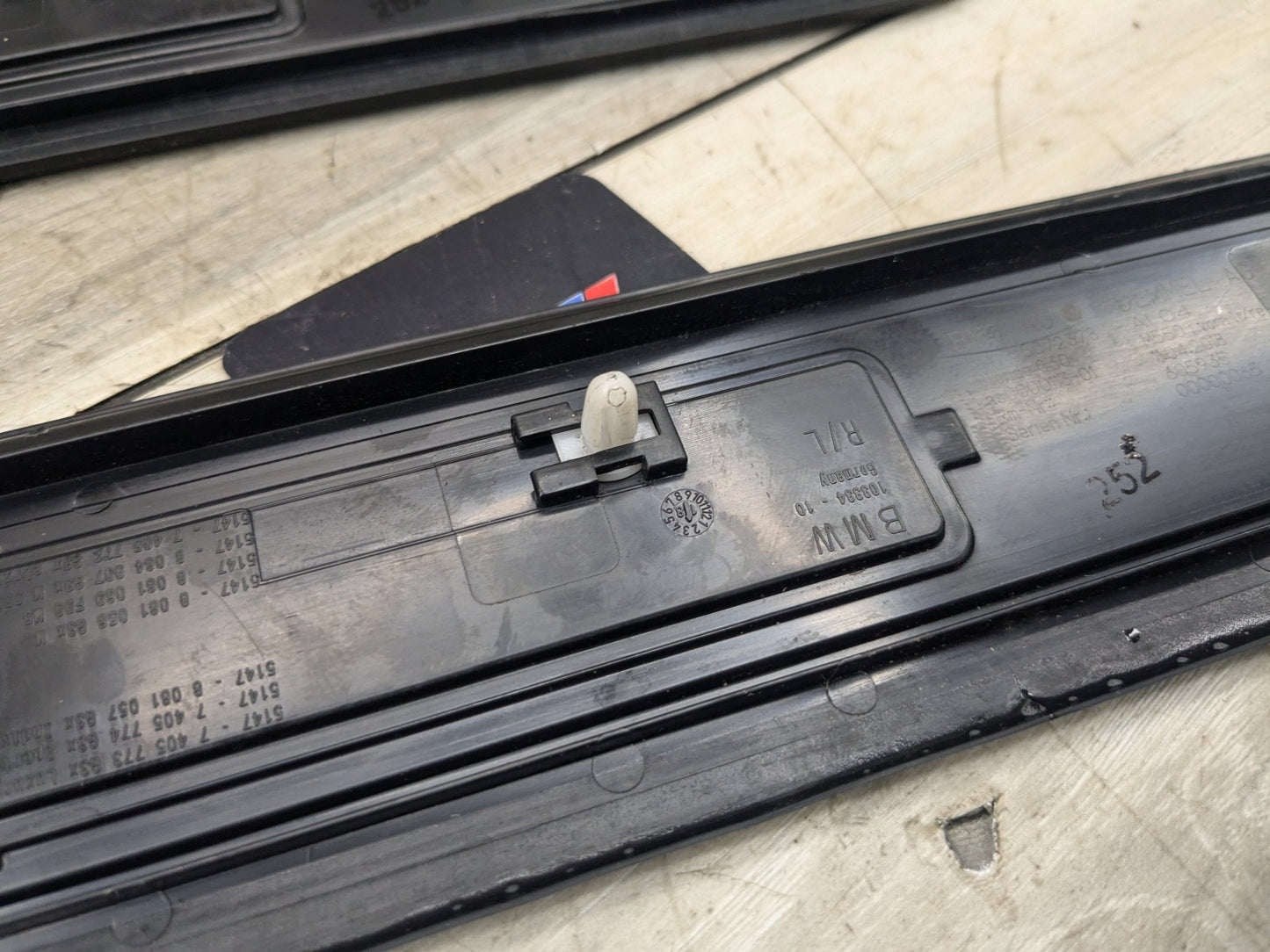 NOTE* 17-23 OEM BMW G30 Front Left Right Lighter Door Sill Molding M Trim SET