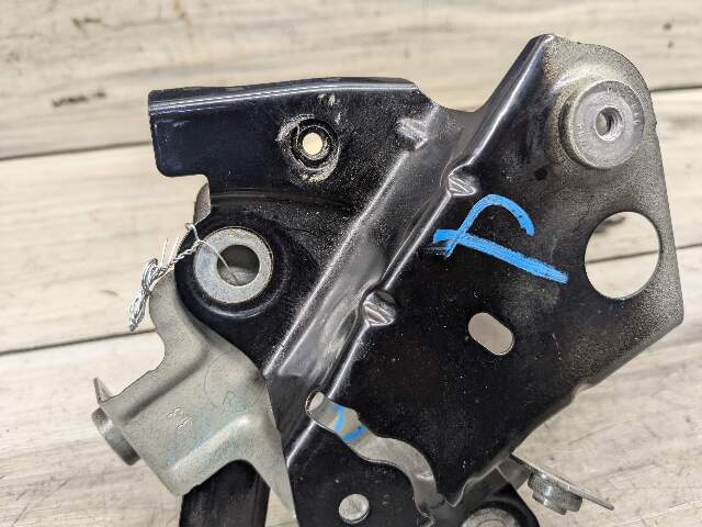 17-23 OEM BMW F90 G30 530 540 M550 M5 Front Right Passenger Fender Bracket SET