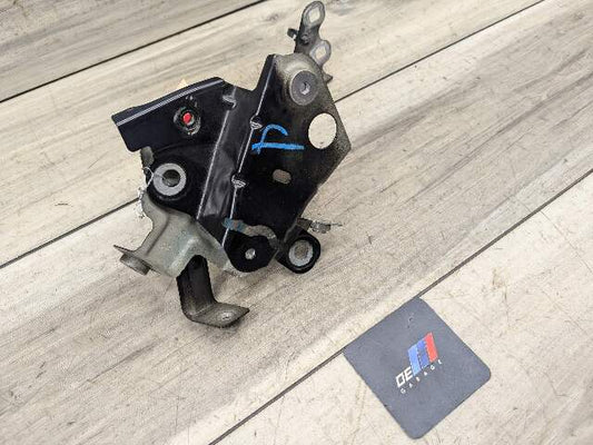 17-23 OEM BMW F90 G30 530 540 M550 M5 Front Right Passenger Fender Bracket SET