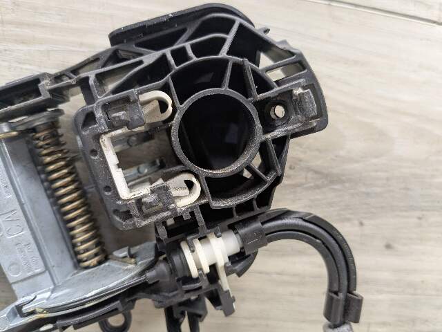 OEM BMW F15 F16 F39 F48 F85 F86 Front Rear Left Door Handle Bracket Holder