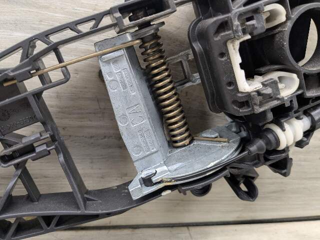 OEM BMW F15 F16 F39 F48 F85 F86 Front Rear Left Door Handle Bracket Holder