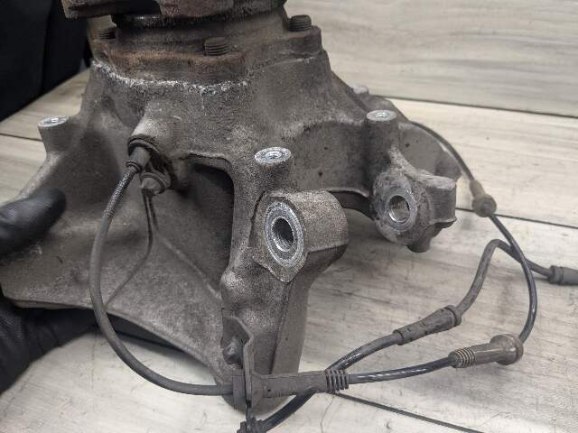 17-23 OEM BMW G30 530 540 M5550 REAR Left Drive Side Hub Knuckle Bearing Carrier
