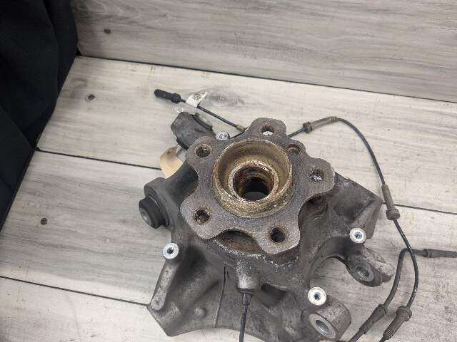 17-23 OEM BMW G30 530 540 M5550 REAR Left Drive Side Hub Knuckle Bearing Carrier