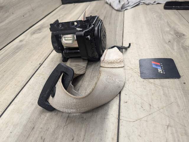 OEM BMW F90 G30 530 540 Rear Left Right Upper Seatbelt Seat Belt Retractor BEIGE