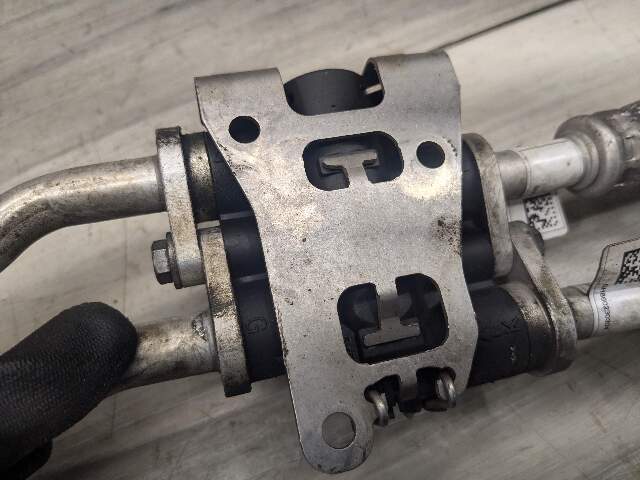 16-19 OEM BMW G30 F90 G11 G12 M550 750 Transmission Oil Cooler Lines Return Flow