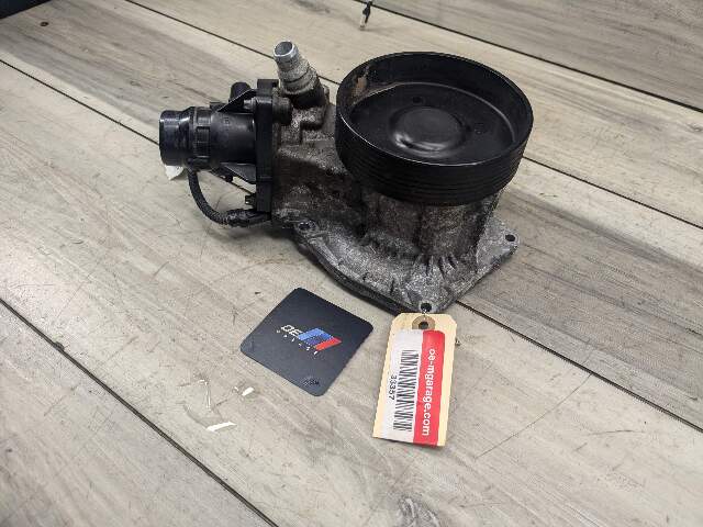 16-19 OEM BMW G12 G30 550 750 Engine N63 Water Pump Cooling Mechanical