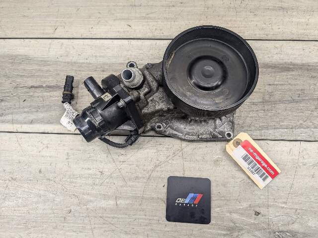 16-19 OEM BMW G12 G30 550 750 Engine N63 Water Pump Cooling Mechanical