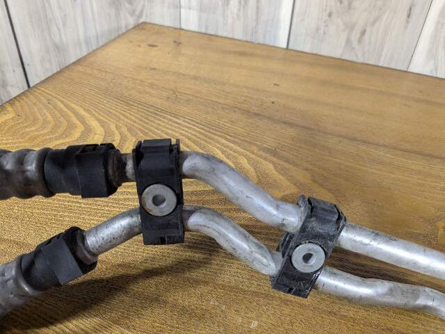 13-15 OEM BMW F01 F02 750 LCI N63 Transmission Oil Cooler Inlet Outlet Pipe Hose