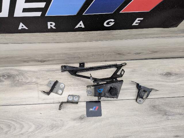 09-15 OEM BMW F01 F02 Front Left Driver Side Fender Bracket Wing Holder SET