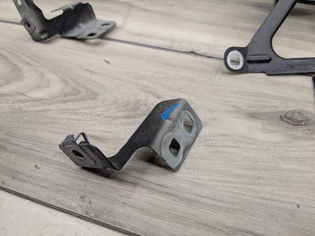 09-15 OEM BMW F01 F02 Front Left Driver Side Fender Bracket Wing Holder SET