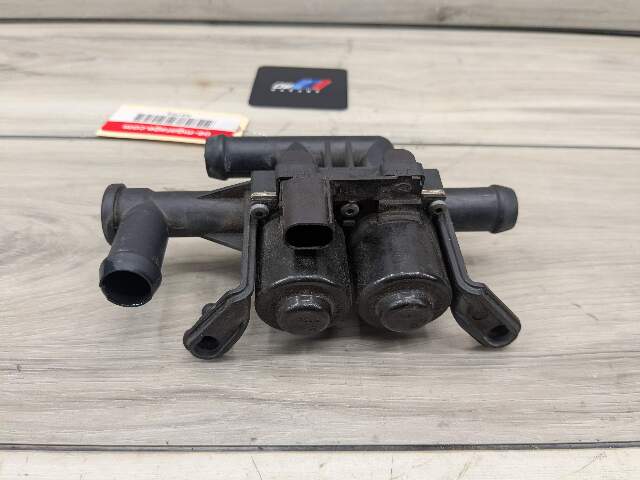 OEM BMW F01 F02 F06 F07 F10 F12 F13 M5 M6 Engine Water Heater Control Valve Pump