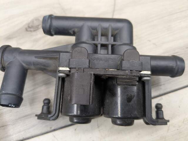 OEM BMW F01 F02 F06 F07 F10 F12 F13 M5 M6 Engine Water Heater Control Valve Pump