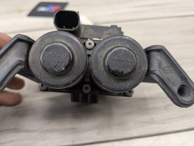 OEM BMW F01 F02 F06 F07 F10 F12 F13 M5 M6 Engine Water Heater Control Valve Pump