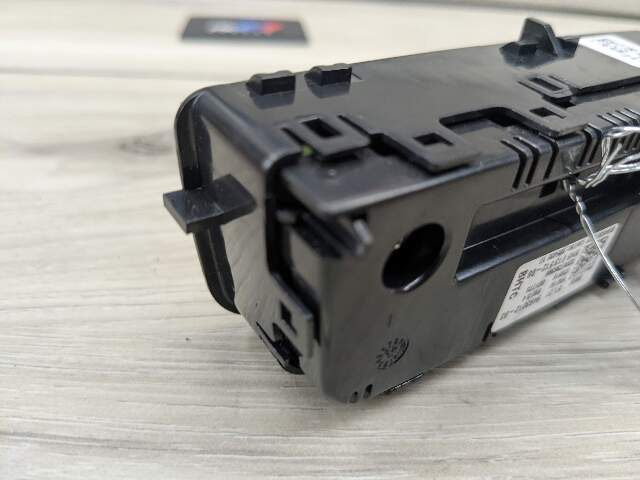 OEM BMW G20 G22 G23 G26 G80 G82 G83 Rear AC Air Climate Control Switch Module
