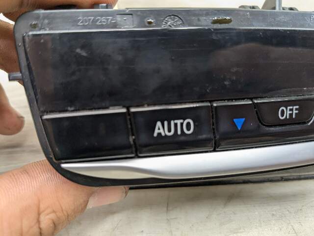 OEM BMW G20 G22 G23 G26 G80 G82 G83 Rear AC Air Climate Control Switch Module