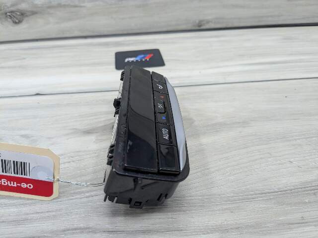 OEM BMW G20 G22 G23 G26 G80 G82 G83 Rear AC Air Climate Control Switch Module