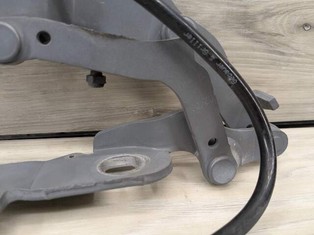 06-13 OEM BMW E90 E91 E92 E93 Hood Bonnet Left Right Side Hood Hinges SET