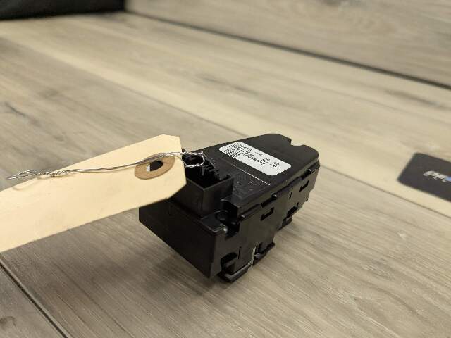 10-18 BMW F01 F02 F06 F07 Rear Window Regulator Sun Shade Control Switch