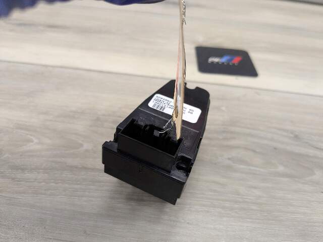 10-18 BMW F01 F02 F06 F07 Rear Window Regulator Sun Shade Control Switch
