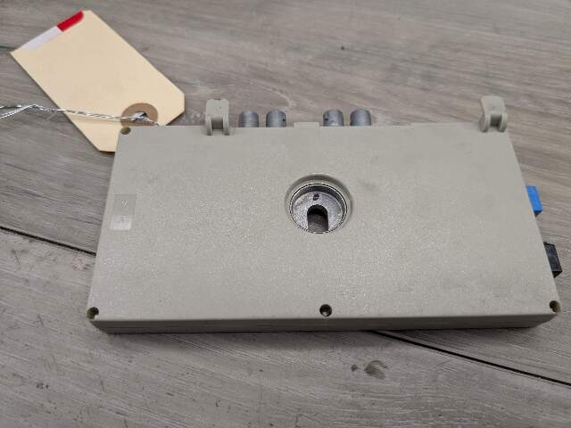 06-13 OEM BMW E93 335i Convertible Antenna Amplifier Module Diversity